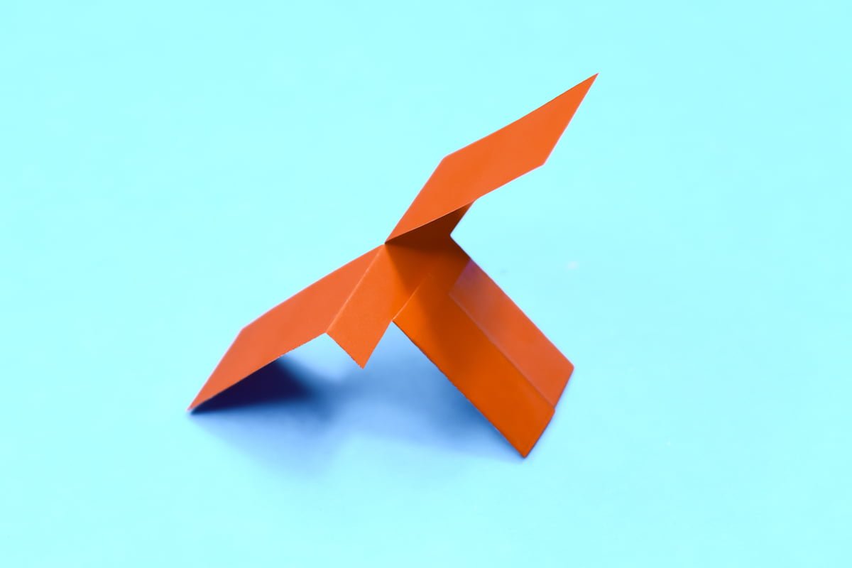 How to Make an Easy Paper Helicopter